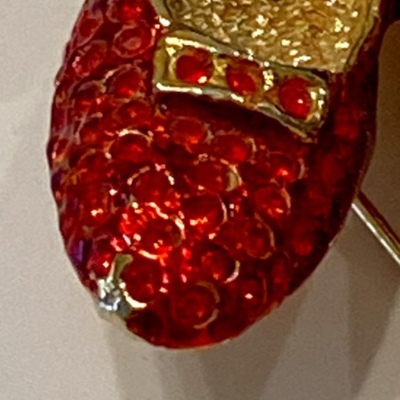 Vintage Wizard of Oz Dorothy Ruby Slippers Shoes Brooch *read* - Picture 3 of 4